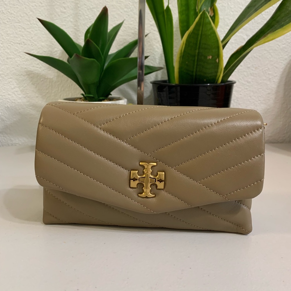 💕👜 TORY BURCH Kira Chevron Chain Wallet - Picture 13 of 13